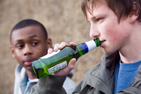 bd 1 - FRANCIA:  IL GOVERNO STA ATTACCANDO IL "BINGE DRINKING"