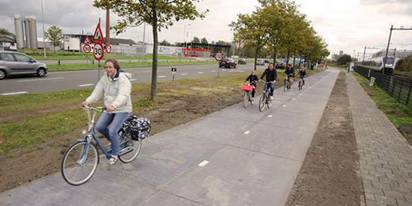 olan 1 - OLANDA,  APRE LA PRIMA CICLABILE SOLARE DEL MONDO