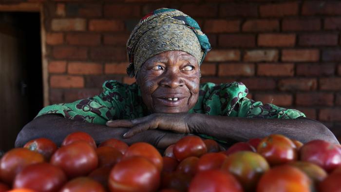 OXFAM:
LE "10 GRANDI SORELLE" DEL CIBO MIGLIORANO LE LORO
POLITICHE SOCIALI E AMBIENTALI 2 - OXFAM:
LE "10 GRANDI SORELLE" DEL CIBO MIGLIORANO LE LORO
POLITICHE SOCIALI E AMBIENTALI