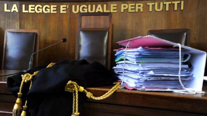 STALKER 
 CONDANNATA A QUATTRO ANNI, FINISCE L'INCUBO PER MADRE E FIGLIA 2 viol1215 - STALKER 
 CONDANNATA A QUATTRO ANNI, FINISCE L'INCUBO PER MADRE E FIGLIA