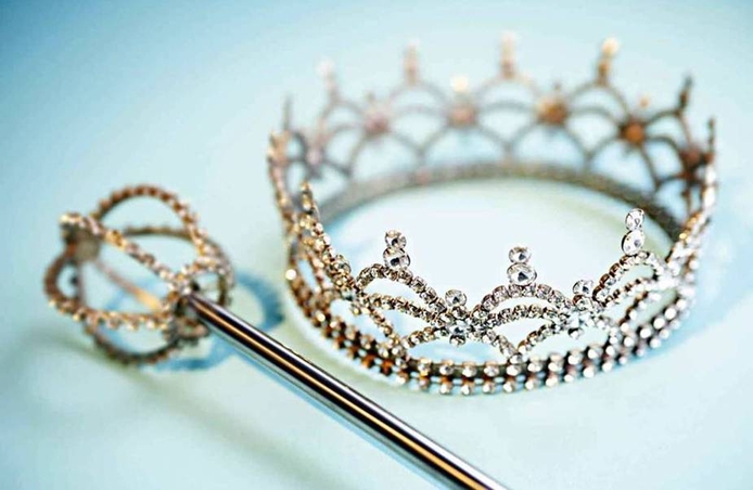mis - LA  MISS CHE HA RINUNCIATO ALLA FAMA PER LAVORARE