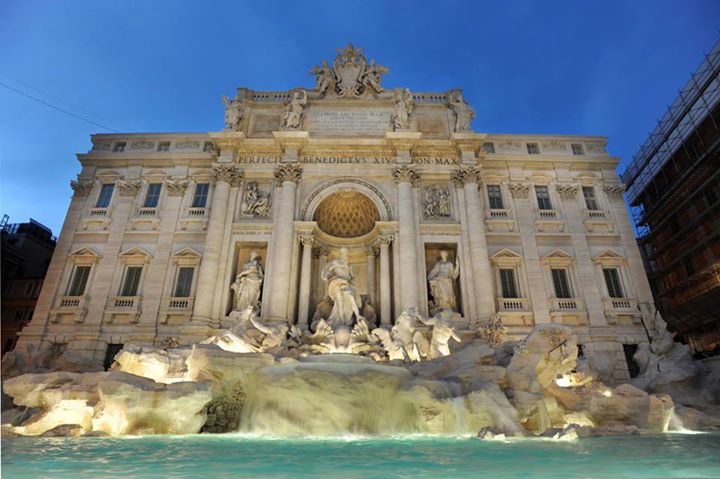 LA
FONTANA DI TREVI E' TORNATA AL SUO ORIGINARIO SPLENDORE 2 fdt - LA
FONTANA DI TREVI E' TORNATA AL SUO ORIGINARIO SPLENDORE