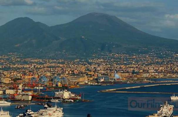 OMAGGIO 
 CINESE A NAPOLI: POESIA E BELLEZZA NEL CORTO D'AUTORE 2 napoli - OMAGGIO 
 CINESE A NAPOLI: POESIA E BELLEZZA NEL CORTO D'AUTORE