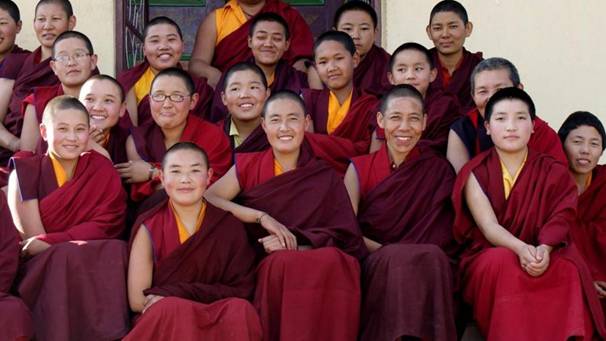 LE
MONACHE FEMMINISTE DI LARUNG GAR 2 tib1601 1 - LE
MONACHE FEMMINISTE DI LARUNG GAR