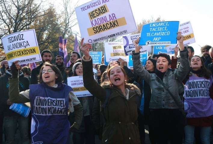 GLI
EVENTI IN TURCHIA MOSTRANO QUANTO SIA FRAGILE IL PROGRESSO PER
PORRE FINE
ALLA VIOLENZA CONTRO LE DONNE E LE BAMBINE 2 turc07 1 - GLI
EVENTI IN TURCHIA MOSTRANO QUANTO SIA FRAGILE IL PROGRESSO PER
PORRE FINE
ALLA VIOLENZA CONTRO LE DONNE E LE BAMBINE