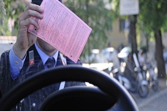 CASSAZIONE: 
 IL PROPRIETARIO NON DEVE COMUNICARE I DATI DI CHI GUIDAVA L'AUTO
 SE LA MULTA NON E' NOTIFICATA SUBITO 2 mul - CASSAZIONE: 
 IL PROPRIETARIO NON DEVE COMUNICARE I DATI DI CHI GUIDAVA L'AUTO
 SE LA MULTA NON E' NOTIFICATA SUBITO