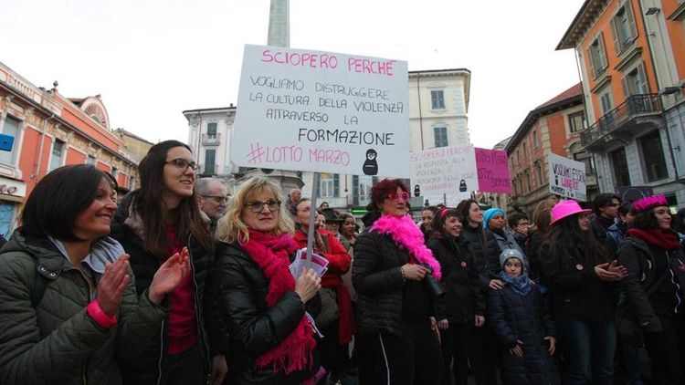 NON
UNA DI MENO: "VOGLIAMO CREARE UN ARCHIVIO STORICO SUL FEMMINISMO
AD ALESSANDRIA" 2 as - NON
UNA DI MENO: "VOGLIAMO CREARE UN ARCHIVIO STORICO SUL FEMMINISMO
AD ALESSANDRIA"