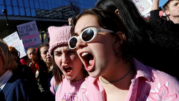 TORNA
L'ONDA ROSA CONTRO TRUMP 2 ort - TORNA
L'ONDA ROSA CONTRO TRUMP