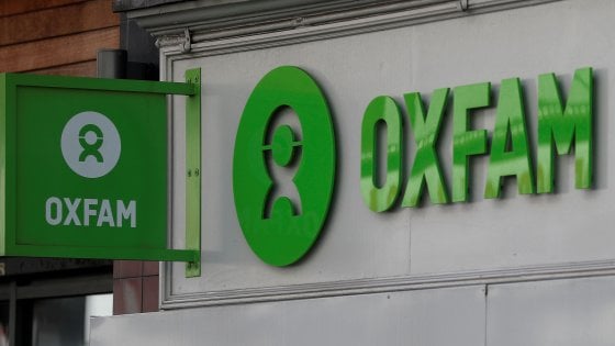 SCANDALO 
 SESSUALE TRAVOLGE OXFAM: AD HAITI CHI DOVEVA SOCCORRERE PARTECIPAVA 
 A ORGE 2 - SCANDALO 
 SESSUALE TRAVOLGE OXFAM: AD HAITI CHI DOVEVA SOCCORRERE PARTECIPAVA 
 A ORGE