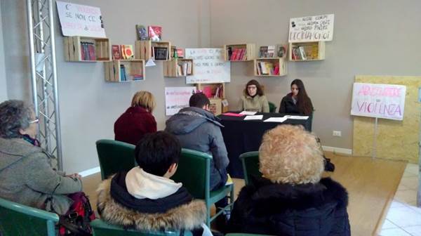 VOGLIAMO 
 UNA CASA DELLE DONNE 2 vcd - VOGLIAMO 
 UNA CASA DELLE DONNE