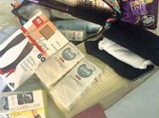 DONNE 
 VITTIME DI VIOLENZA, C'E' IL KIT PER LA FUGA SE CON LUI IN CASA 
 LA VITA E' UN INCUBO 2 vz1824 - DONNE 
 VITTIME DI VIOLENZA, C'E' IL KIT PER LA FUGA SE CON LUI IN CASA 
 LA VITA E' UN INCUBO