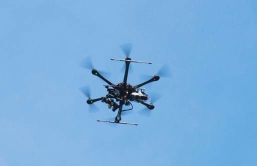 vz1834 - STALKER  SPIAVA L'AMATA USANDO UN DRONE
