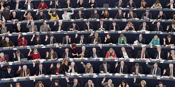 IL PARLAMENTO EUROPEO HA BOCCIATO LA DIRETTIVA SUL COPYRIGHT 2 lin -
IL PARLAMENTO EUROPEO HA BOCCIATO LA DIRETTIVA SUL COPYRIGHT