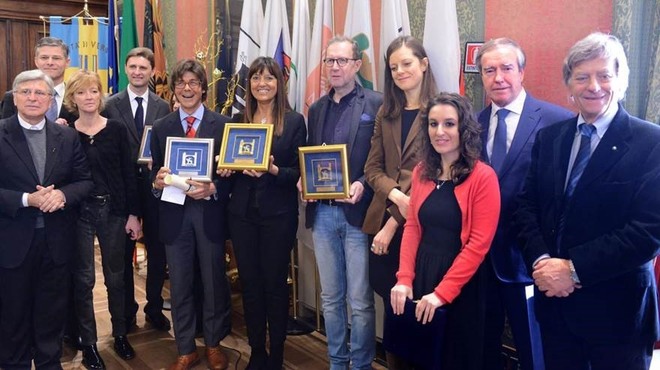 GIORNALISMO:
TORNA IL PREMIO "NATALE UCSI" PER "VALORIZZARE
LE BUONE NOTIZIE" 2 ucsi - GIORNALISMO:
TORNA IL PREMIO "NATALE UCSI" PER "VALORIZZARE
LE BUONE NOTIZIE"