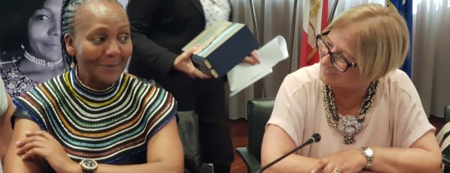 NAPOLI, 
 DIRITTI DELLE DONNE, LA PRESIDENTE D'AMELIO INCONTRA NDILEKA 
 MANDELA 2 nm - NAPOLI, 
 DIRITTI DELLE DONNE, LA PRESIDENTE D'AMELIO INCONTRA NDILEKA 
 MANDELA