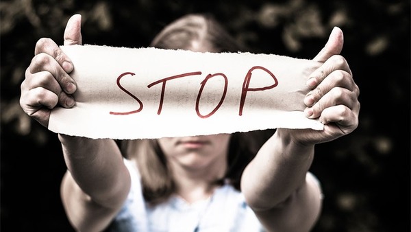 VIOLENZA
SULLE DONNE: "FONDI PER L'AUTODIFESA E COMMISSIONE PARI
OPPORTUNITA'" 2 vz1881 - VIOLENZA
SULLE DONNE: "FONDI PER L'AUTODIFESA E COMMISSIONE PARI
OPPORTUNITA'"