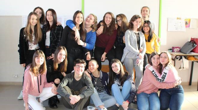 ASTI, AL LICEO MONTI SI PRESENTA IL PROGETTO SOS DONNA 2 sos -
ASTI, AL LICEO MONTI SI PRESENTA IL PROGETTO SOS DONNA